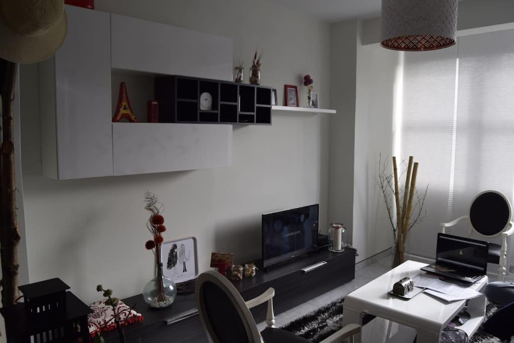 Piso Con Encanto En Coruna. Apartment